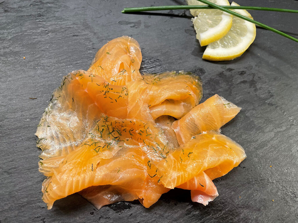 Graved Lachs auf Schieferplatte